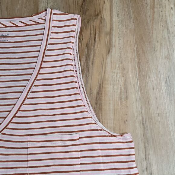 🔹️NWT Madewell Whisper Striped Sleeveless Vneck Top w/ Chest Pocket XLarge - Picture 4 of 10